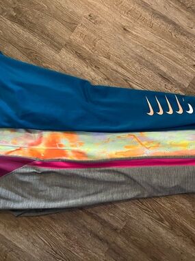 Nike Womens Teal and Multicolor Tie-Dye Athletic Leggings - 3-Pack Looks